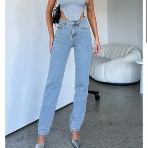 Brand new with tag-Let's Relax High Rise Slim LegJeans Light Blue Wash